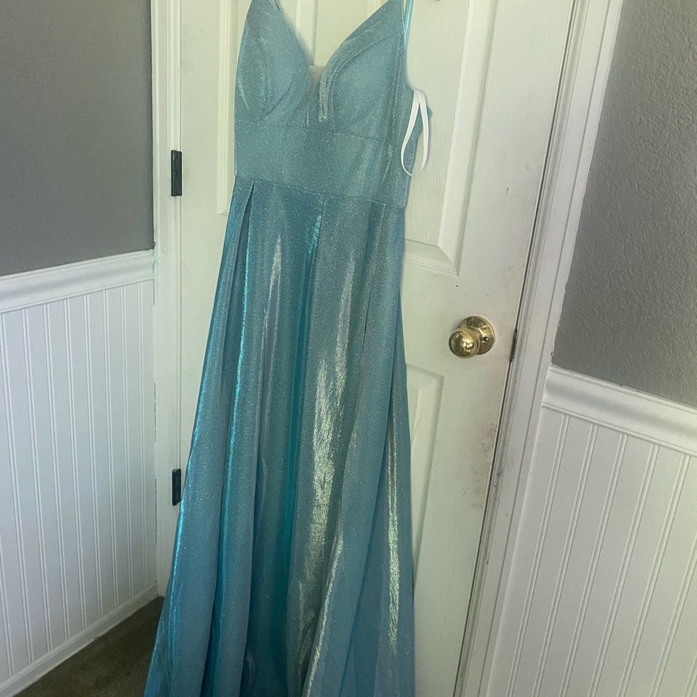 This is a Shindress, size 2, and is light blue
